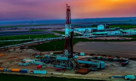 What is the working principle of well control equipment?