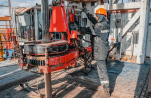 Differentiated Use Strategies for Wellhead Tools Before and After Hydraulic Fracturing
