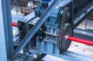 Does the Length of an Elevator Linkage Affect Safe Elevator Operation? An Analysis of Structural Logic and Risk Factors