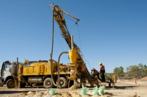 How do inclined shaft drilling rigs control drilling angles?