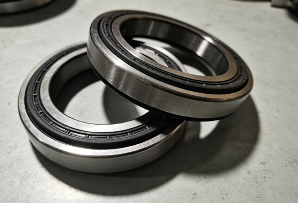 What type of mechanical seal is suitable for high-speed rotating equipment?