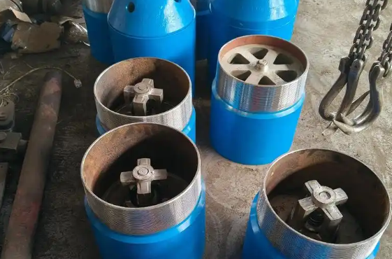 How do float shoes improve cementing quality?
